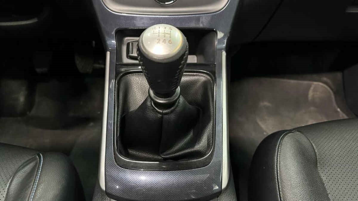 2017 Nissan Sentra SR TURBO L4 1.6T 188 CP 4 PUERTAS STD PIEL BA AA QC