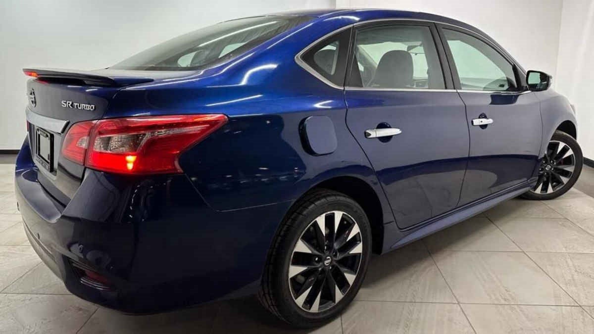 2017 Nissan Sentra SR TURBO L4 1.6T 188 CP 4 PUERTAS STD PIEL BA AA QC