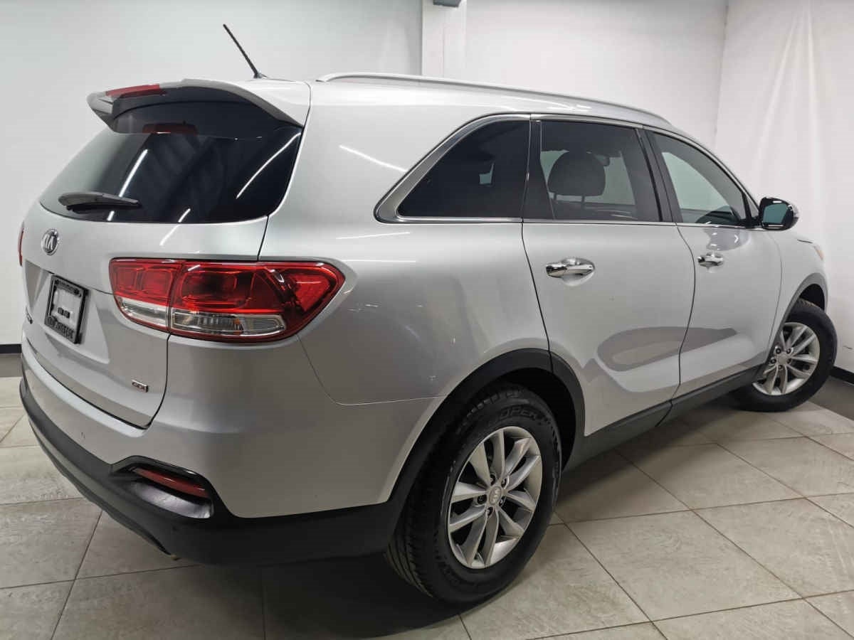 2018 Kia Sorento LX, L4, 2.4L, 185 CP, 5 PUERTAS, AUT, 7 PASAJEROS