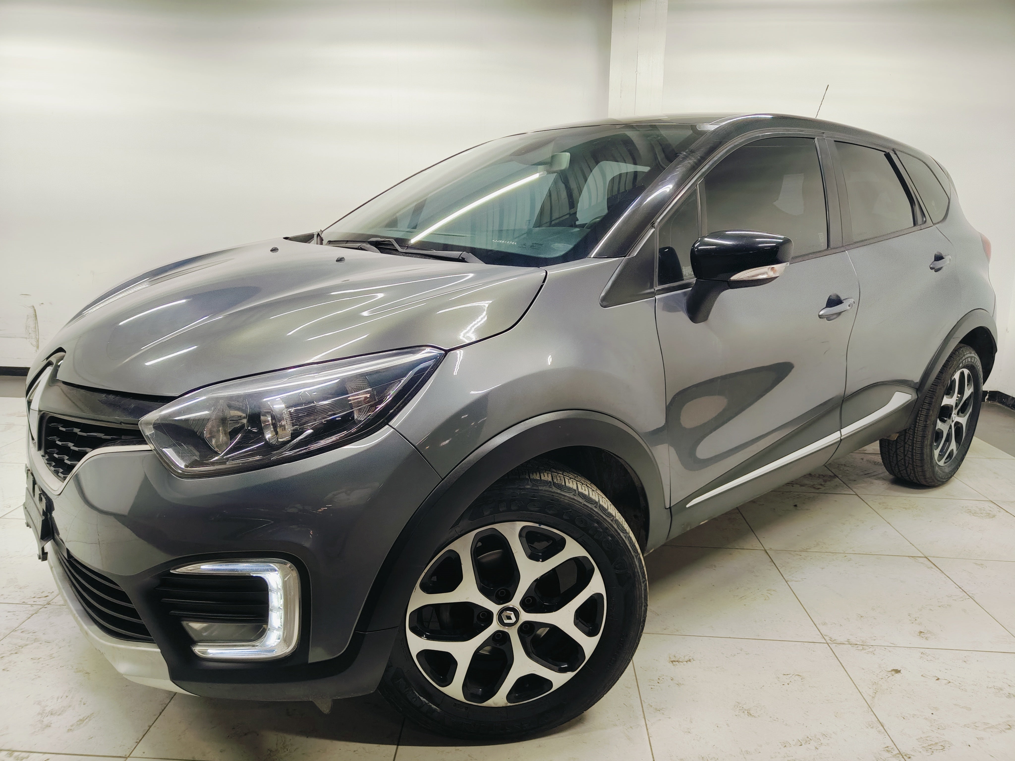 2018 Renault Captur ICONIC L4 2.0L 133 CP 5 PUERTAS AUT PIEL BA AA