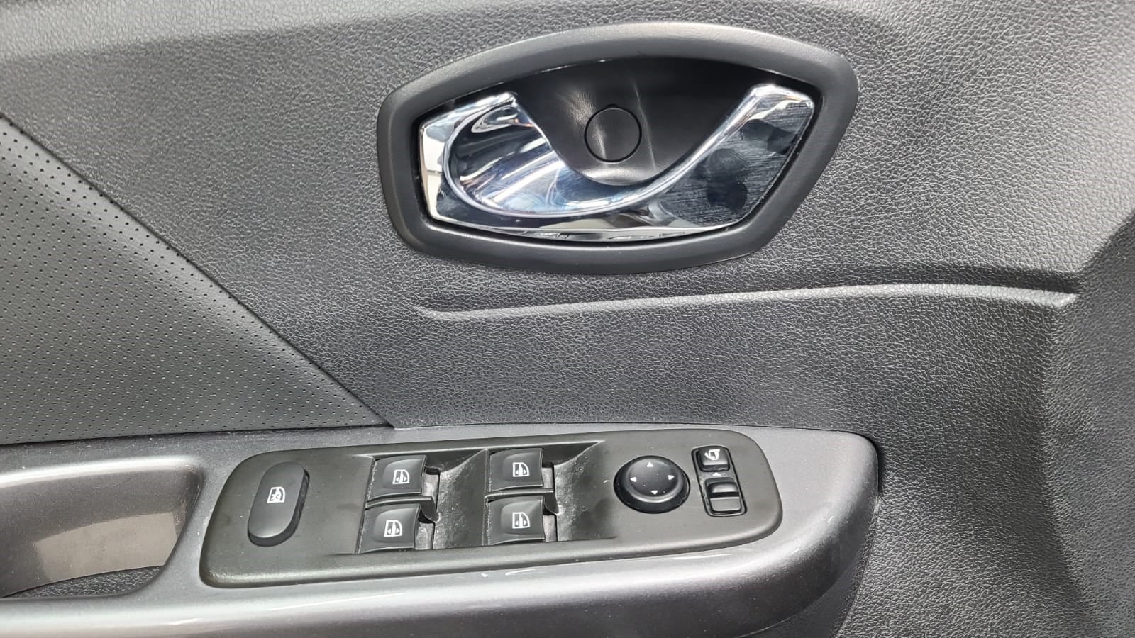 2020 Renault Captur BOSE L4 2.0L 133 CP 5 PUERTAS AUT PIEL BA AA