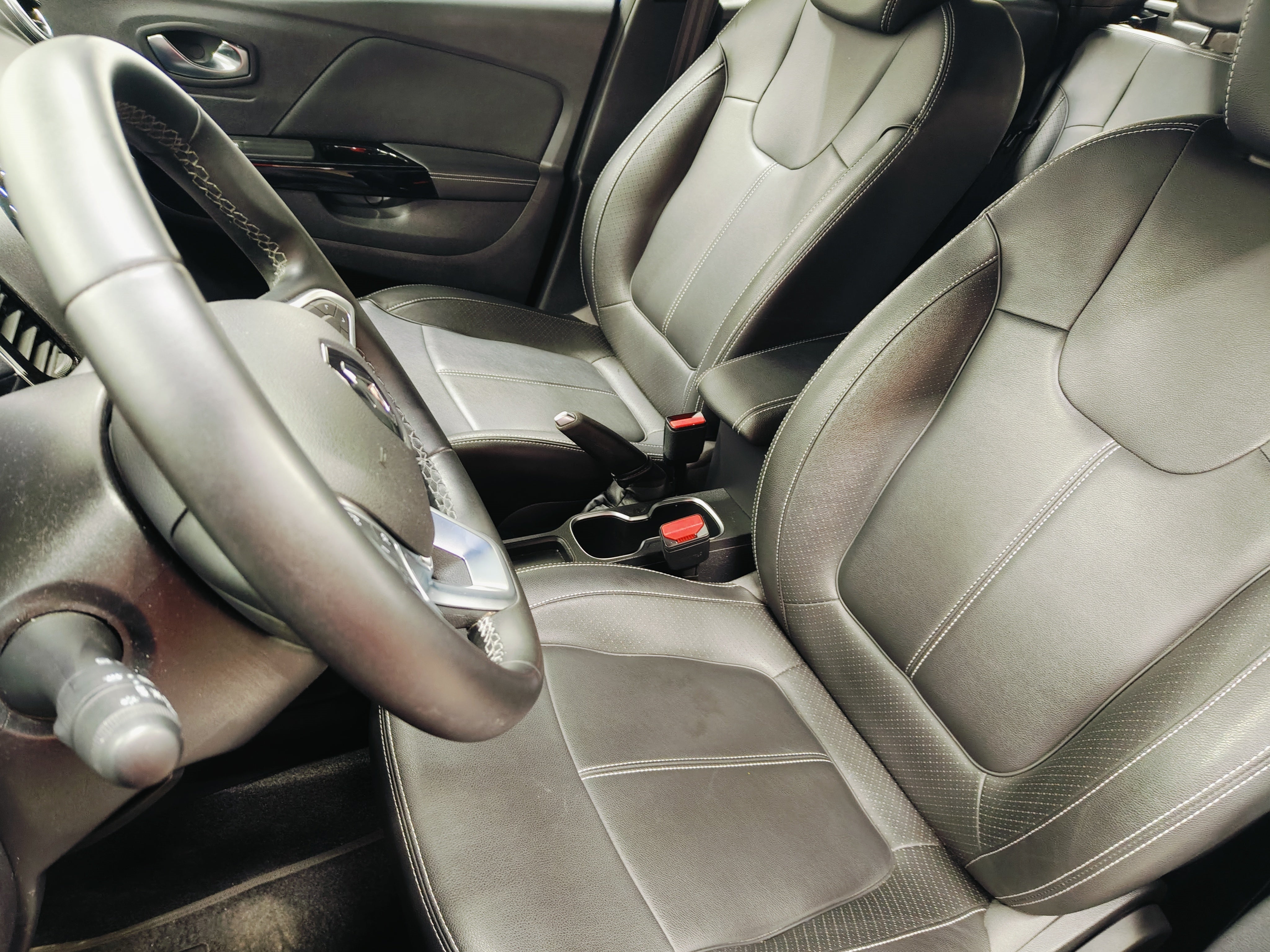 2022 Renault Captur ICONIC, L4, 1.3T, 154 CP, 5 PUERTAS, AUT, BA, AA