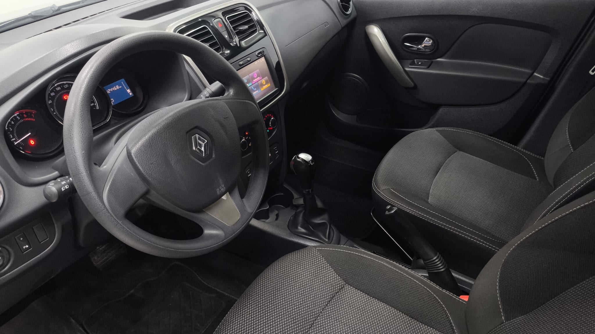 2019 Renault Logan INTENS L4 1.6L 100 CP 4 PUERTAS AUT BA AA