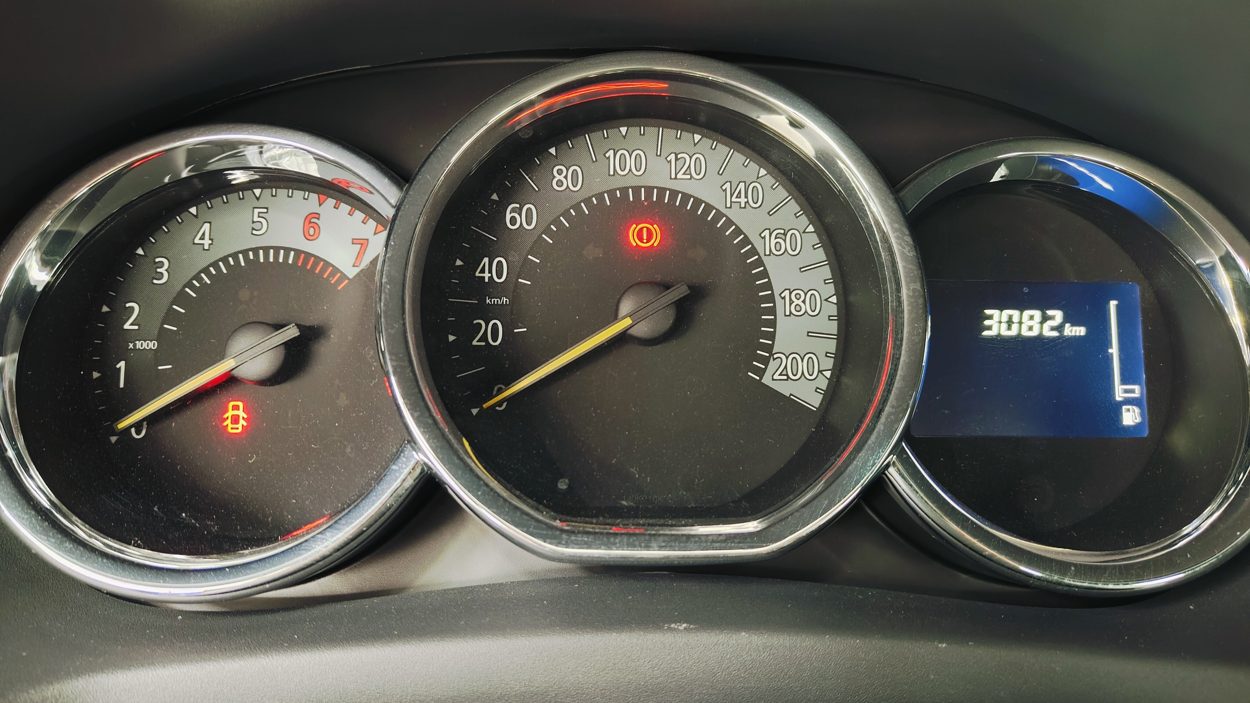 2024 Renault Logan INTENS L4 1.6L 115 CP 4 PUERTAS AUT PIEL