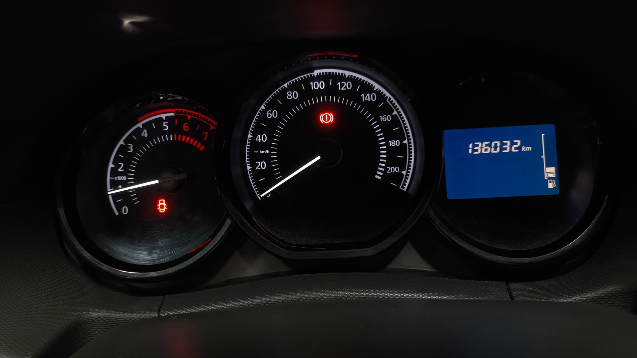 2018 Renault Duster ZEN L4 2.0L 133 CP 5 PUERTAS STD BA AA