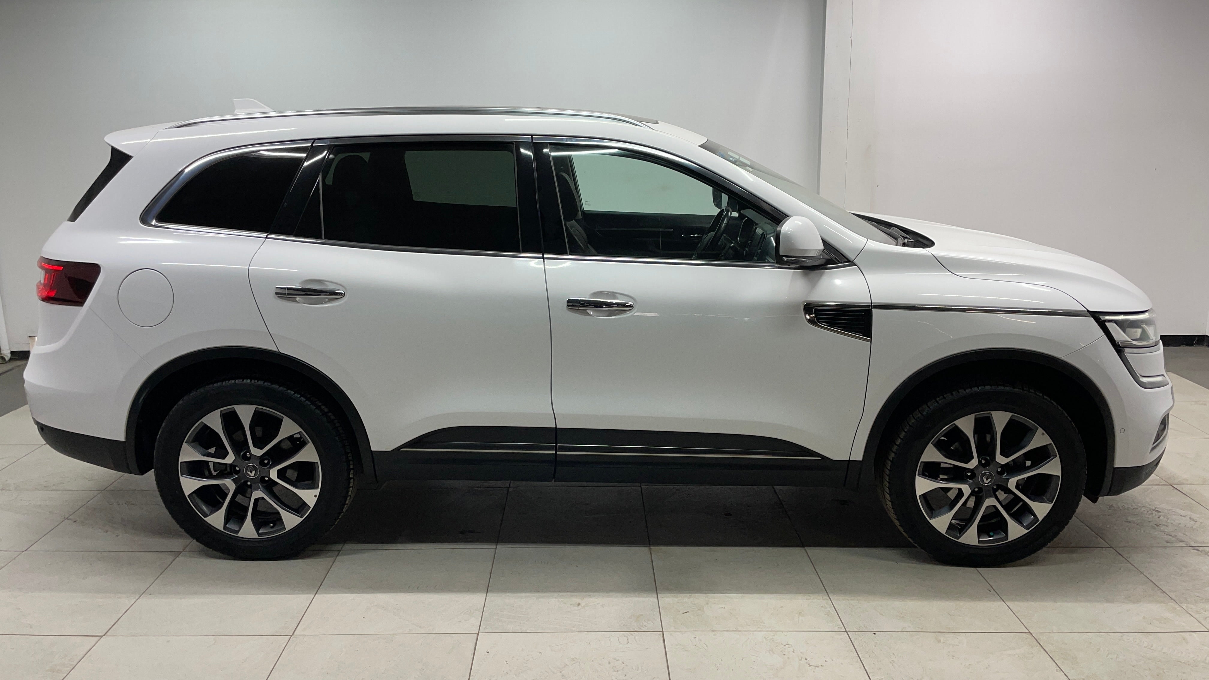 2019 Renault Koleos ICONIC L4 2.5L 171 CP 5 PUERTAS AUT PIEL BA AA QC