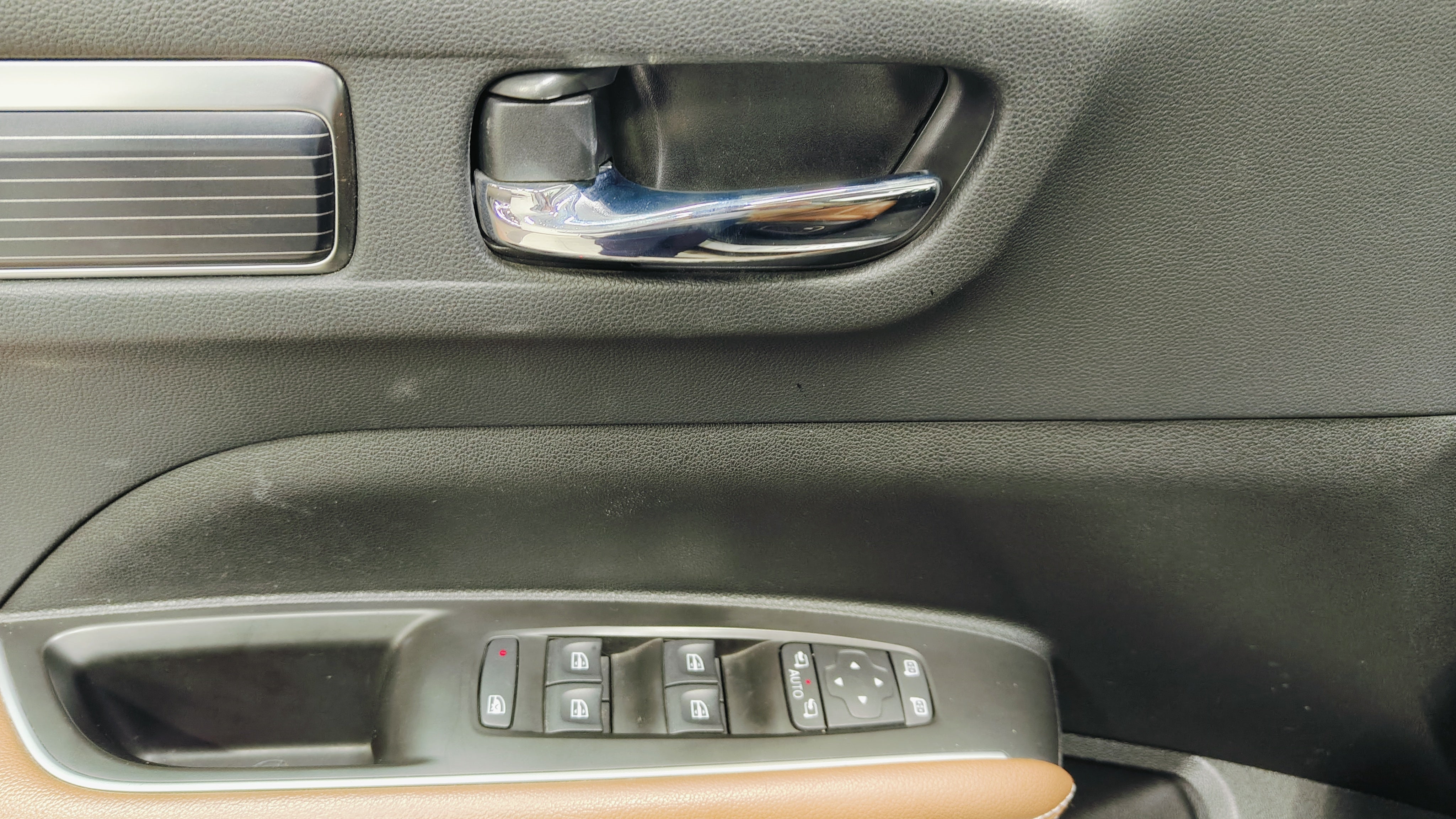 2023 Renault Koleos ICONIC, L4, 2.5L, 171 CP, 5 PUERTAS, AUT, PIEL, BA, AA, QC