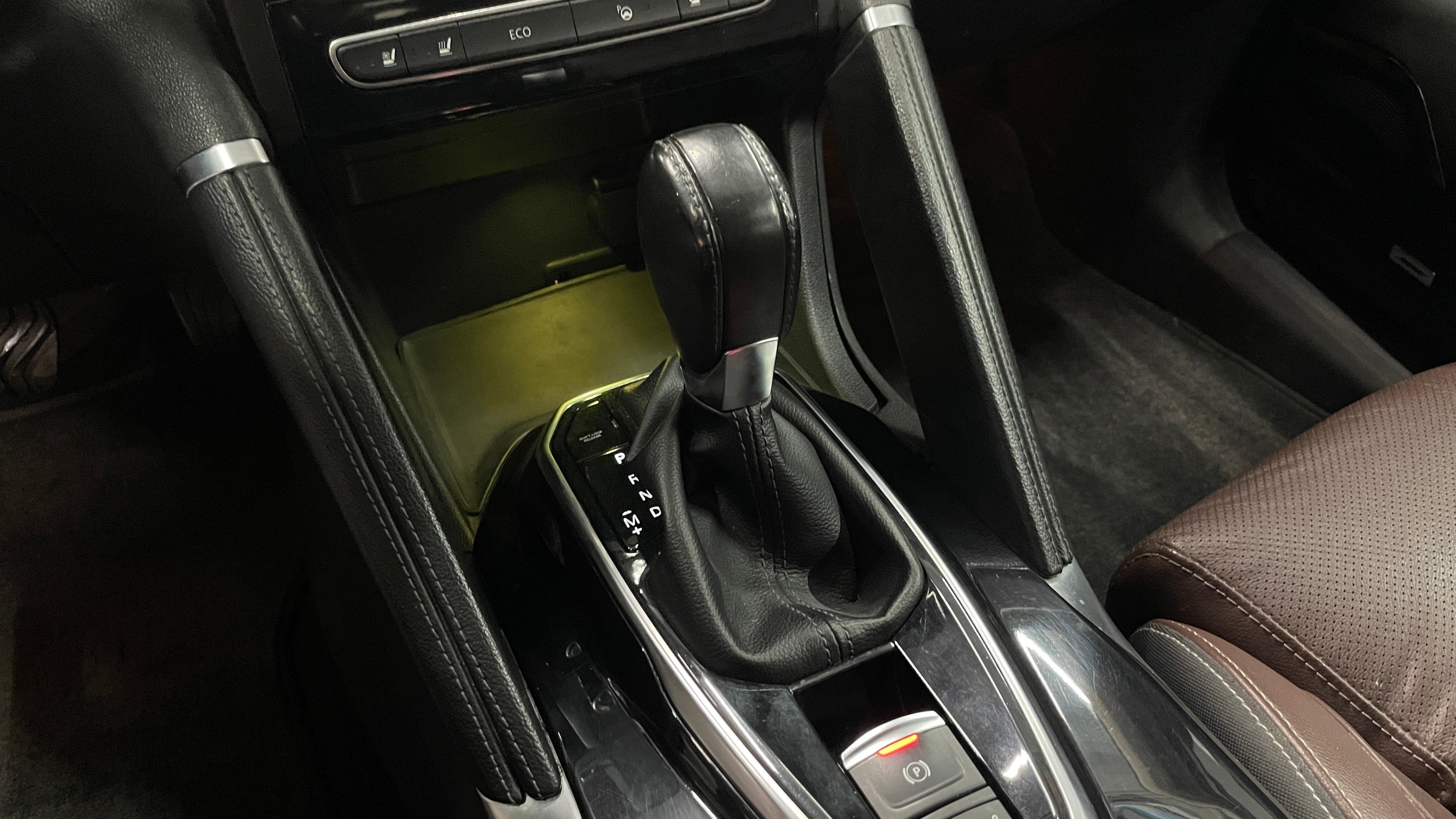 2020 Renault Koleos ICONIC L4 2.5L 171 CP 5 PUERTAS AUT PIEL BA AA QC