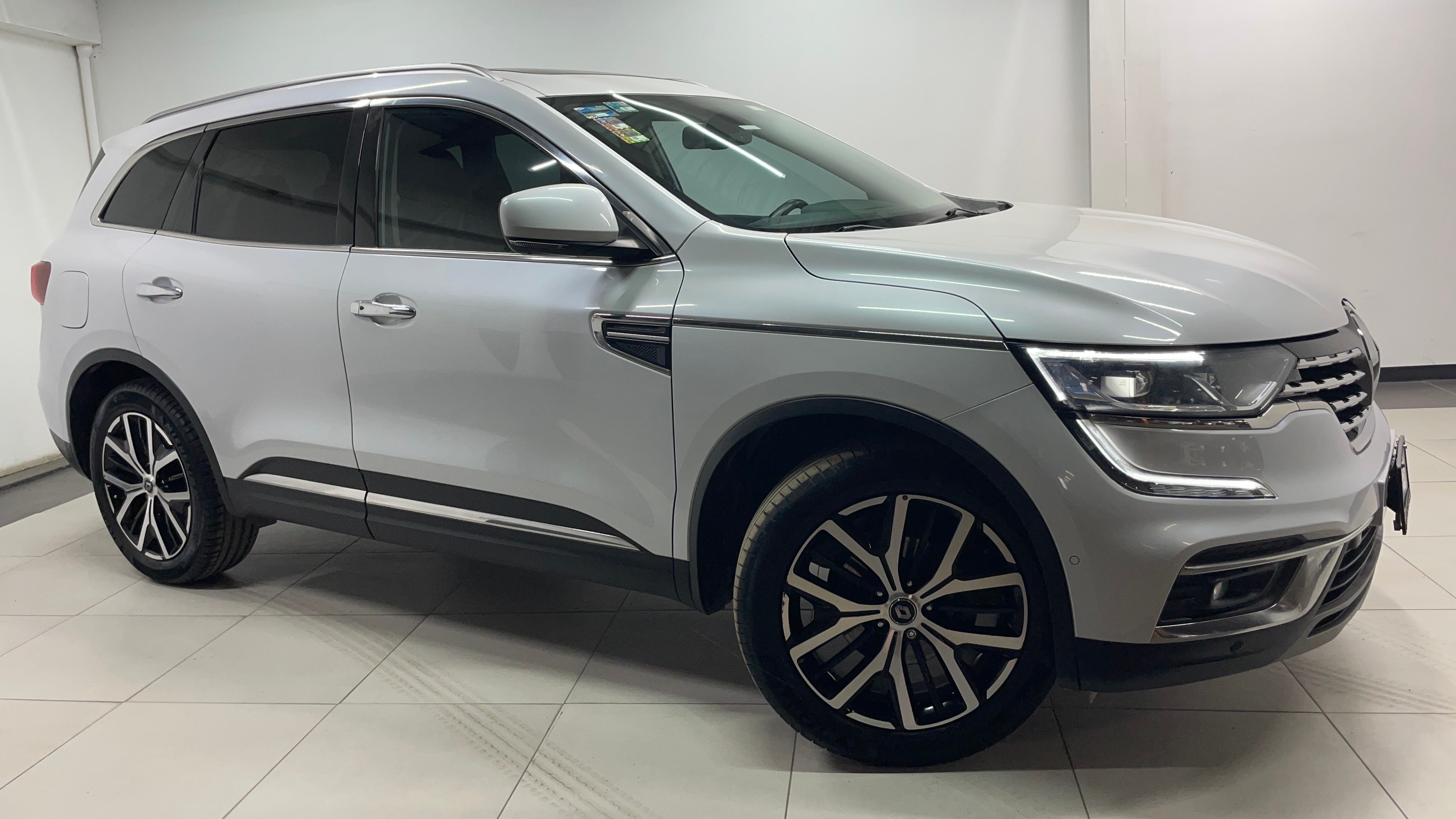 2020 Renault Koleos ICONIC L4 2.5L 171 CP 5 PUERTAS AUT PIEL BA AA QC
